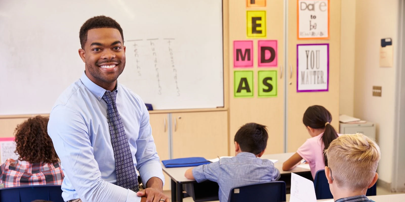 US teacher at an international school in Saudi Arabia reviewing tax obligations